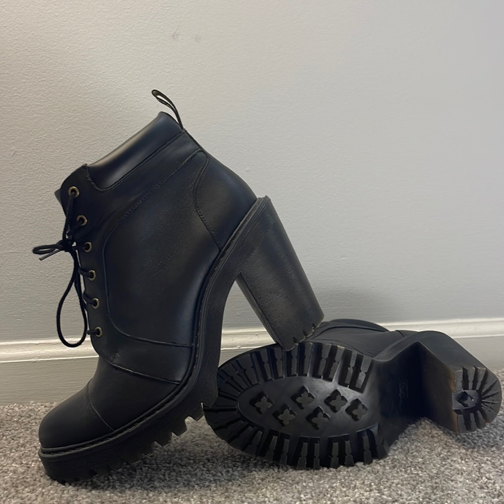 DR.Martens Size 9 boot